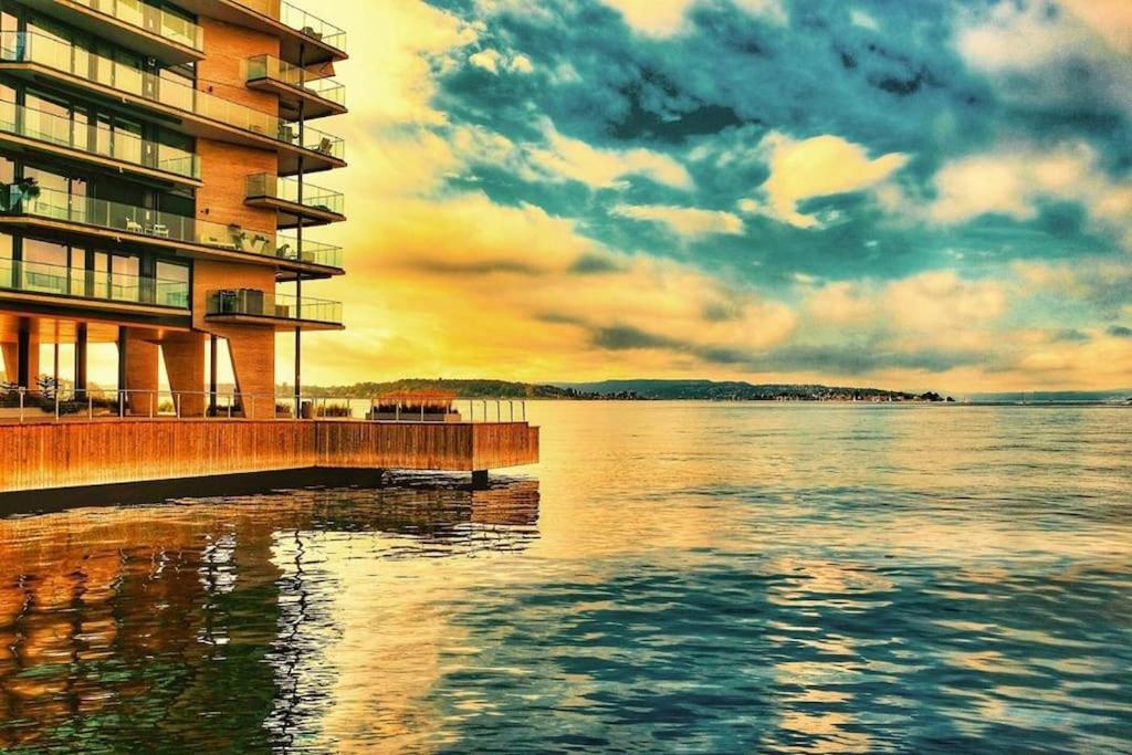 Tjuvholmen / Aker Brygge - Most Expensive Area In Oslo! Apartment Luaran gambar