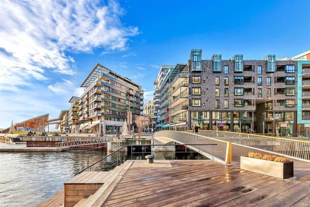 Tjuvholmen / Aker Brygge - Most Expensive Area In Oslo! Apartment Luaran gambar