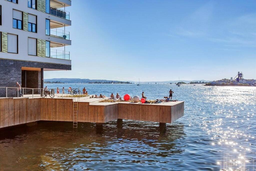 Tjuvholmen / Aker Brygge - Most Expensive Area In Oslo! Apartment Luaran gambar